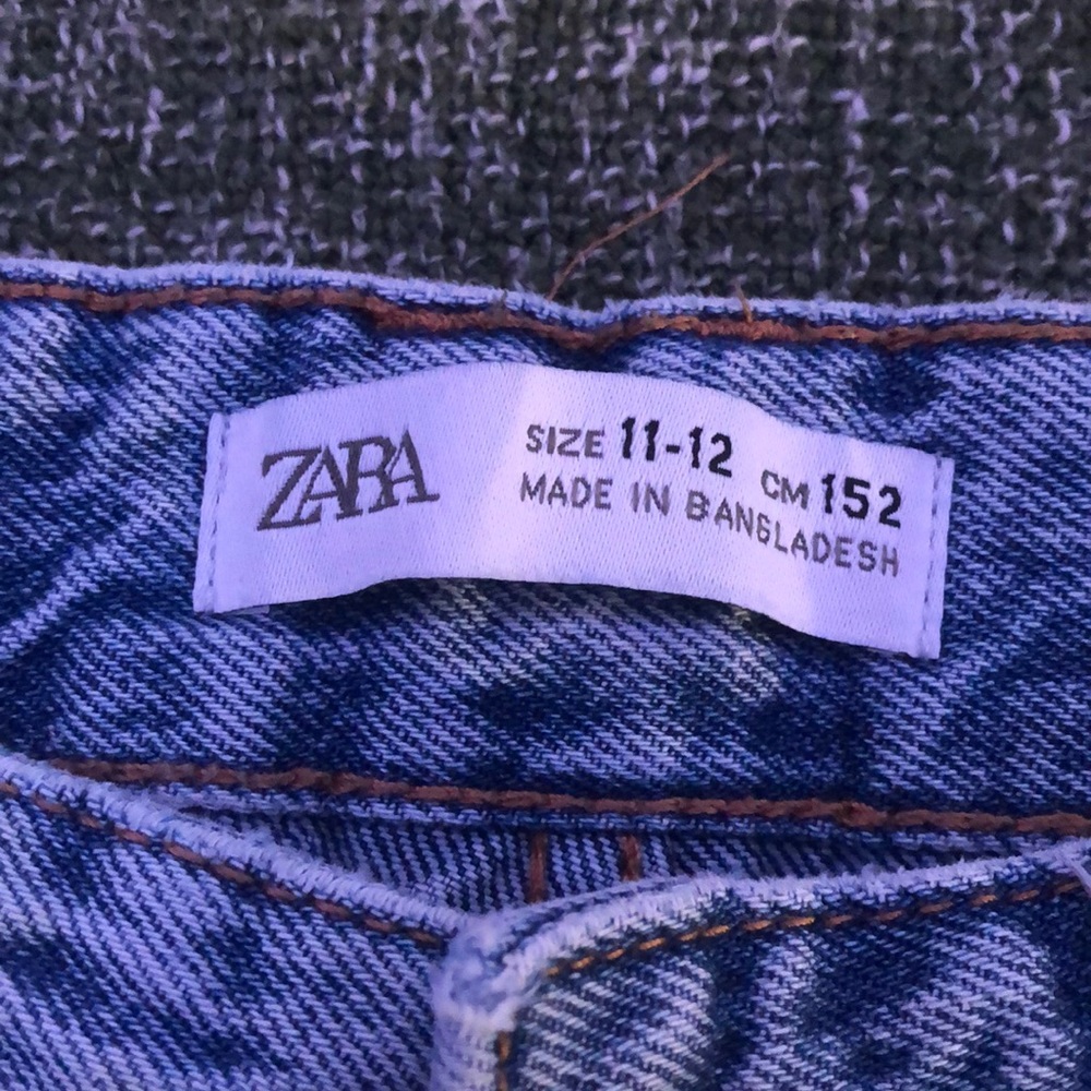 Zara Ripped Jeans - Picture 3 of 3